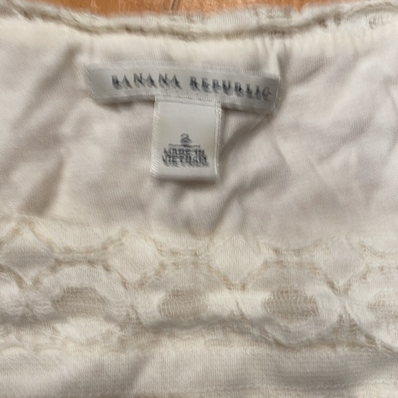 Banana Republic Off White Top Cap Sleeve Lace Lined side zip Cream Color Size 2 - Picture 2 of 9
